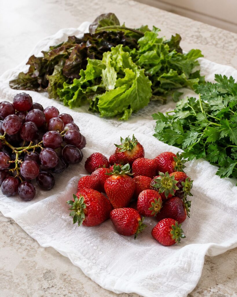 How to Use Linen Tea Towels Dry Washed Fruits, Herbs, and Salad Greens